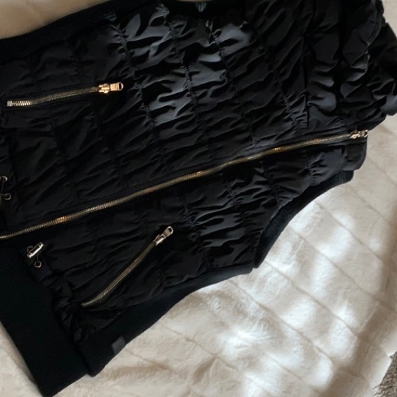 Calvin Klein black vest - Picture 2 of 10